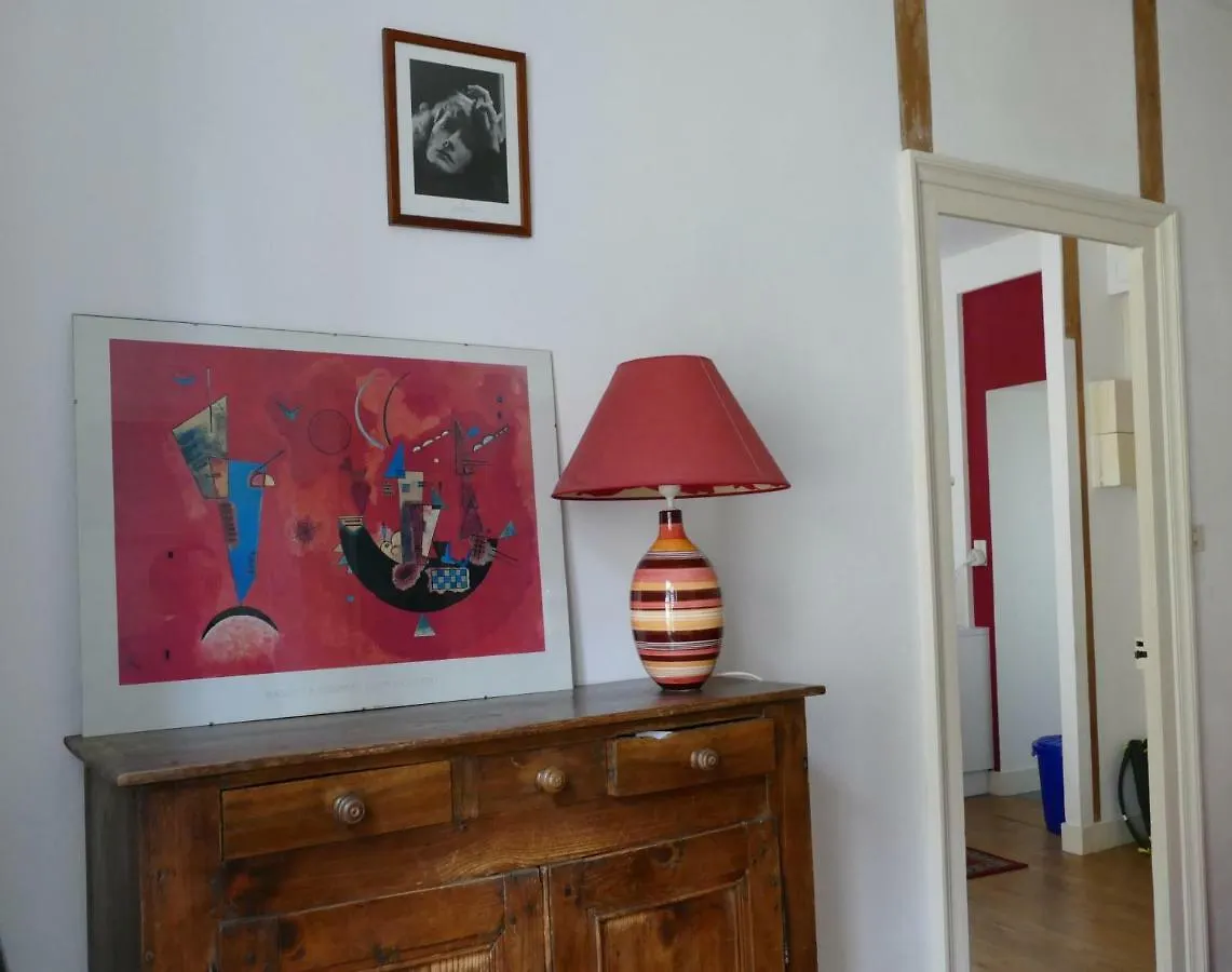 T2 Vannes Centre Apartment 0*,  France